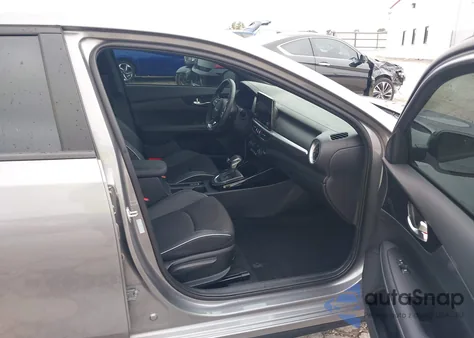 2024 Kia Forte Gt-Line z USA, uszkodzony, nr VIN 3KPF54AD6RE812413